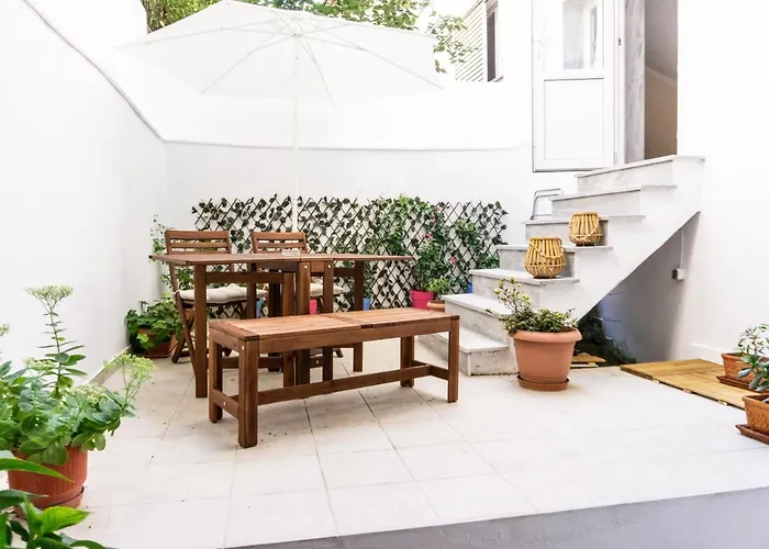 New Studio With Backyard